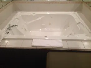 Ameristay Inn & Suites - Badrum