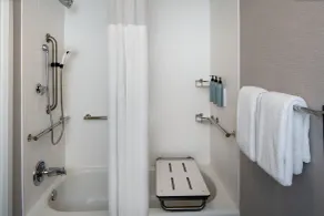 Courtyard by Marriott Decatur - Salle de bain