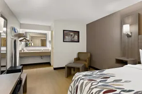 Red Roof Inn Cleveland - Westlake - Room