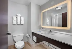 Holiday Inn Express Hotel & Suites Altoona-Des Moines by IHG - Salle de bain