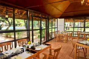 Abad Harmonia Ayurvedic Beach Resort - Restaurant