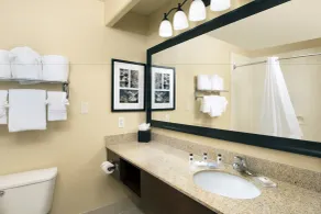 Country Inn & Suites by Radisson, Humble IAH East - Salle de bain