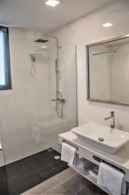 Calamar Hotel - Badezimmer