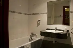 Hotel Clemente - Bathroom