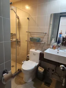 Manhattan Plaza Tower 1 - Bathroom