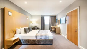 Holiday Inn London Luton Airport by IHG - Room