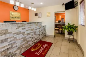 Econo Lodge Near Motor Speedway - Lobby