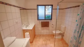 Antechamber Bay Retreats - Bagno