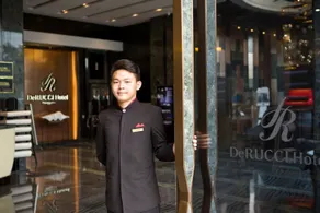 DeRUCCI Hotel - Réception