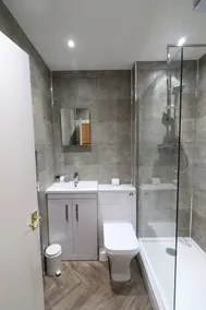 St George's Lodge, Bisley - Bathroom