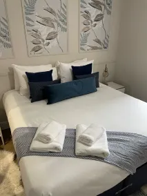 No 73 Aparthotel by condokeeper - Room