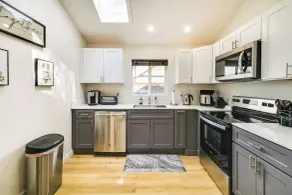 Modern Pacific Vacation Rental: 5 Mi to Lake Tapps - Interiør
