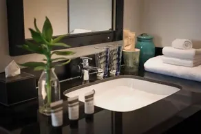 C Central Hotel- Đề Thám Bùi Viện Walking Street - Bathroom