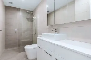 Pride Benleigh Apartment with Garden - Bagno