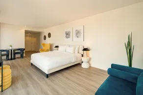 Kenmore Village Hotel, South Beach - Rum