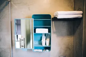 You Worth Inn - Bathroom