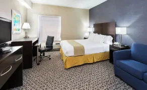 Holiday Inn Express & Suites Burlington - Mount Holly by IHG - Rum