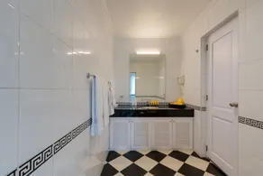 Langdale Boutique Hotel by Amaya - Bathroom