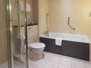 Cambridge Belfry Hotel & Spa - Bathroom