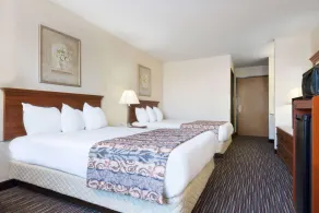 Baymont by Wyndham Columbus/Rickenbacker - Chambre