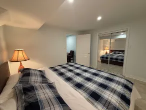 Entire PrivateSuite Separate Entrance Free Parking - Room