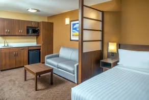 Microtel Inn & Suites by Wyndham Red Deer - Chambre
