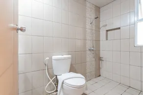 RedDoorz Plus @ Dago Pojok 3 - Bathroom