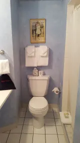 Cleveland House Inn - Bathroom
