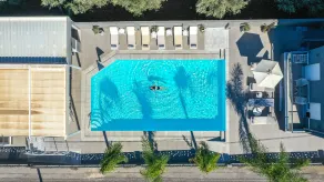 Elysian Suites - Piscine