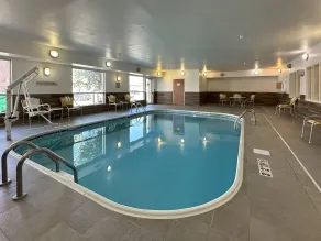 Country Inn & Suites by Radisson, Bismarck-Mandan - Piscine