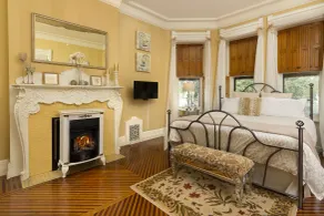 Reynolds Mansion B&B - Rum