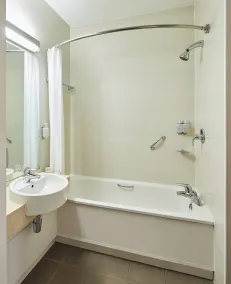 Leonardo Hotel Bradford - Baño