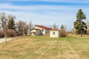 Peaceful Prairie Living! Rural Willow City Apt - Interior