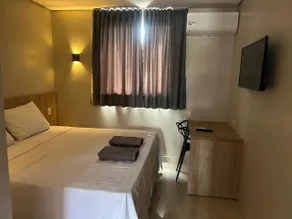 Izzy Hotel - Room