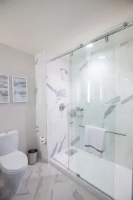 Axiom Hotel - Salle de bain