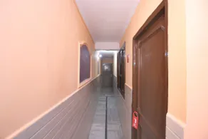 Hotel O Rajesh Palace - Lobby