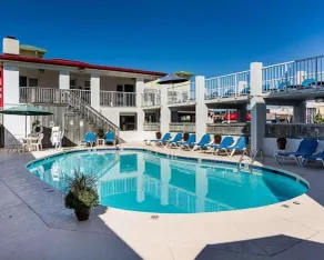 Hotel Ocean27 Oceanfront - Pool