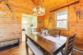 Beech Mtn Family Cabin: Hot Tub & Ski! - Interiør