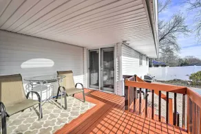 Quiet Commack Cottage w/ Pool, 8 Mi to Beach! - Intérieur