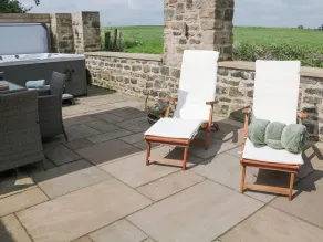 Casa rural con barbacoa, jardín y jacuzzi - Bañera de hidromasaje al aire libre