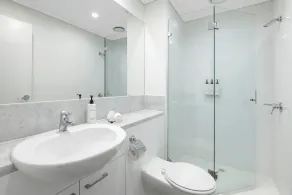 Quest Southbank - Bathroom