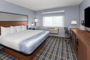 AmericInn by Wyndham Austin - Room