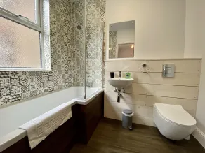 Vikings Accommodation - Bathroom