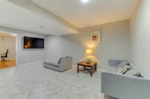 Close to Hospital & White Marsh! Rosedale Townhome - Innvendig