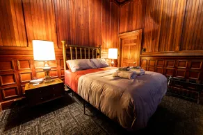 Traveler's Rest Hotel - Room