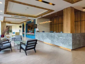 Golden Tulip Essential Belitung - Reception