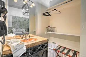 Laredo Vacation Rental - Minutes From Attractions! - Bathroom