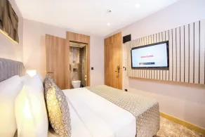 Lions Royal Hotel - Room