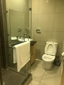 First Divine Suites - Hydro Park - Bagno