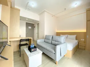Comfort And Simply Design Studio At Vasanta Innopark Apartment - Room